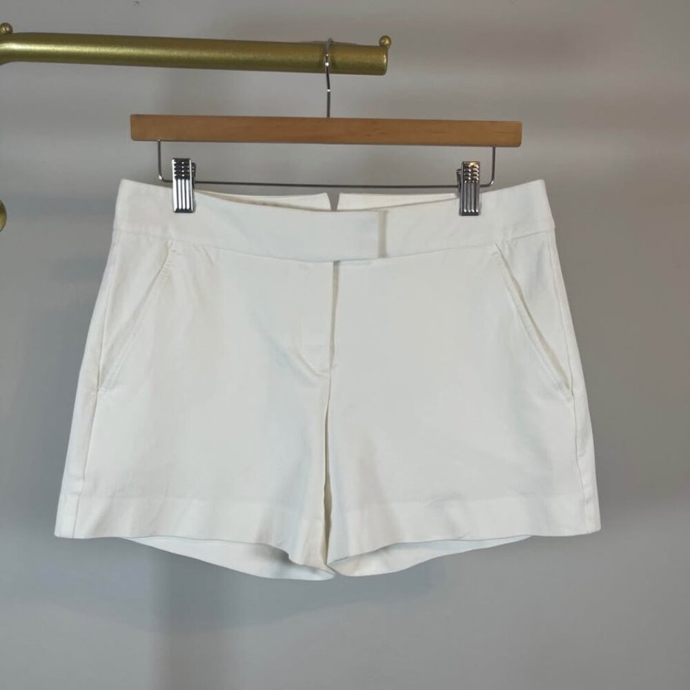 Theory shorts - white - women’s size 6 (small)